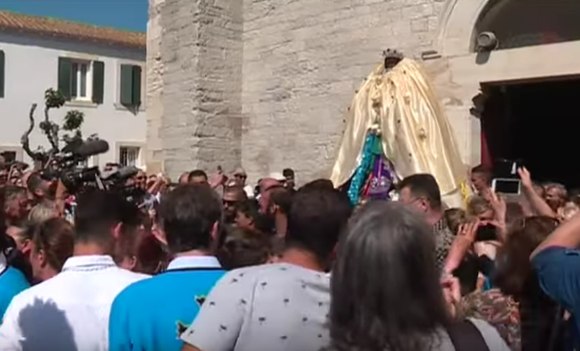 La procession de Sainte Sara , la patronne des gitans (Photo P.Gimenez)