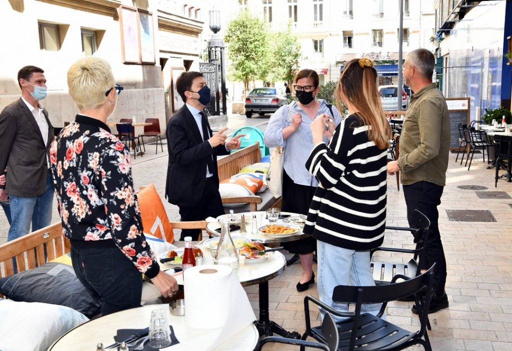 Le maire de Marseille, Benoît Payan est parti à la rencontre des restaurateurs © VdM