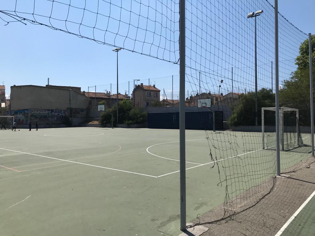 Plateau sportif Édouard Vaillant, le seul lieu dédié aux sports dans le 3e arrondissement. Étuve l’été et glacial avec le mistral l'hiver ©Joël Barcy