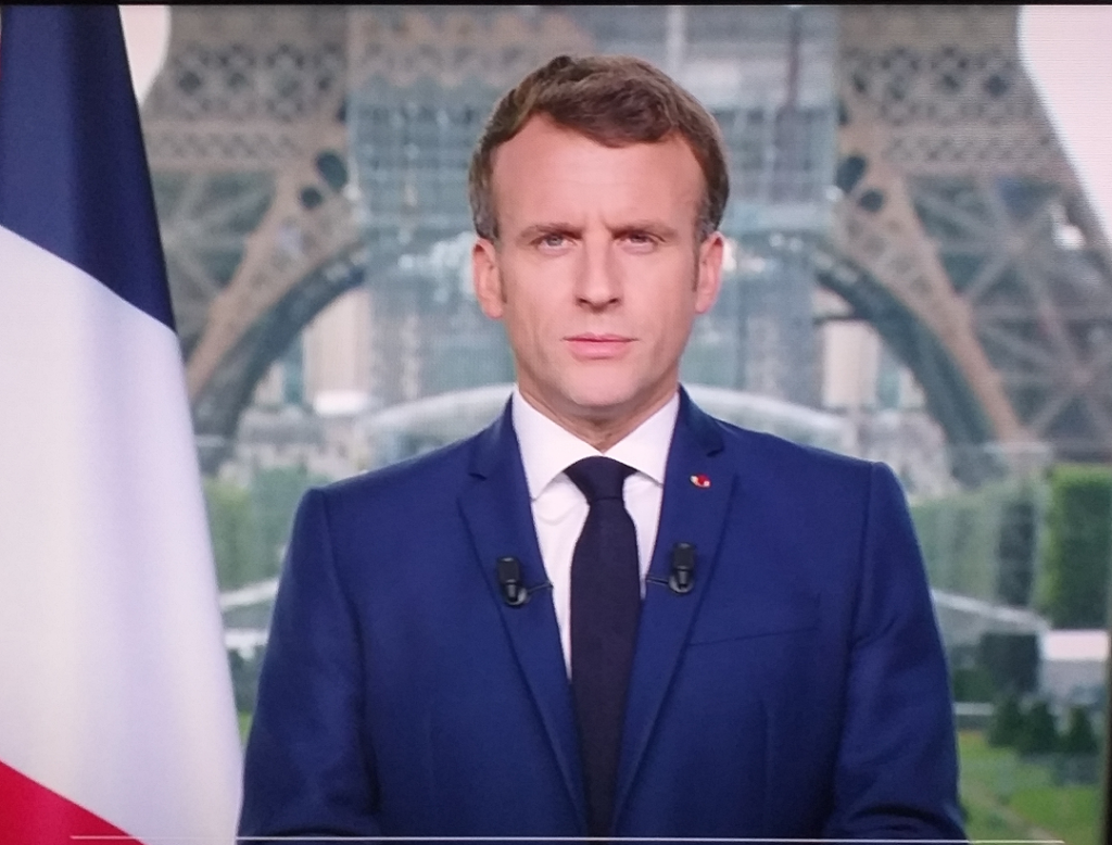 Cette 8e allocution du président de la République intervient après un nouveau conseil de défense sanitaire, réuni lundi matin (Photo capture d'écran)