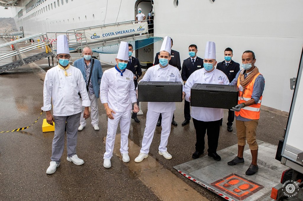 Remise des repas par les chefs de Costa à la Banque alimentaire des Bouches-du-Rhône ©Costa