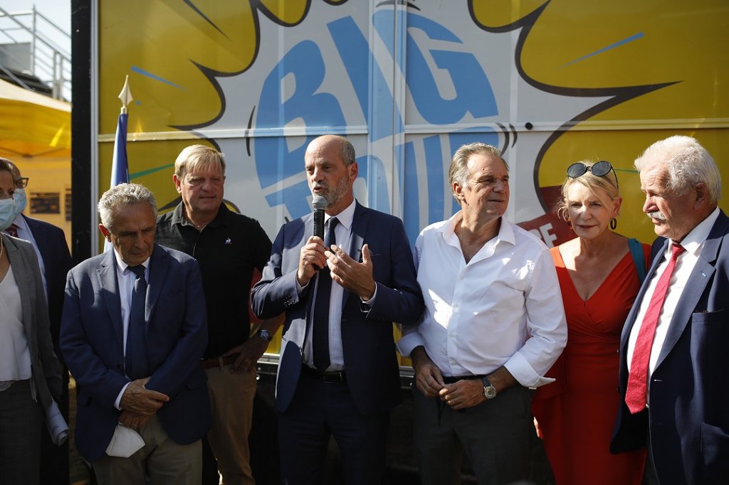 Renaud Muselier aux côtés de Jean-Michel Blanquer dans le cadre de la tournée "Big Tour" ©Florent Girardin