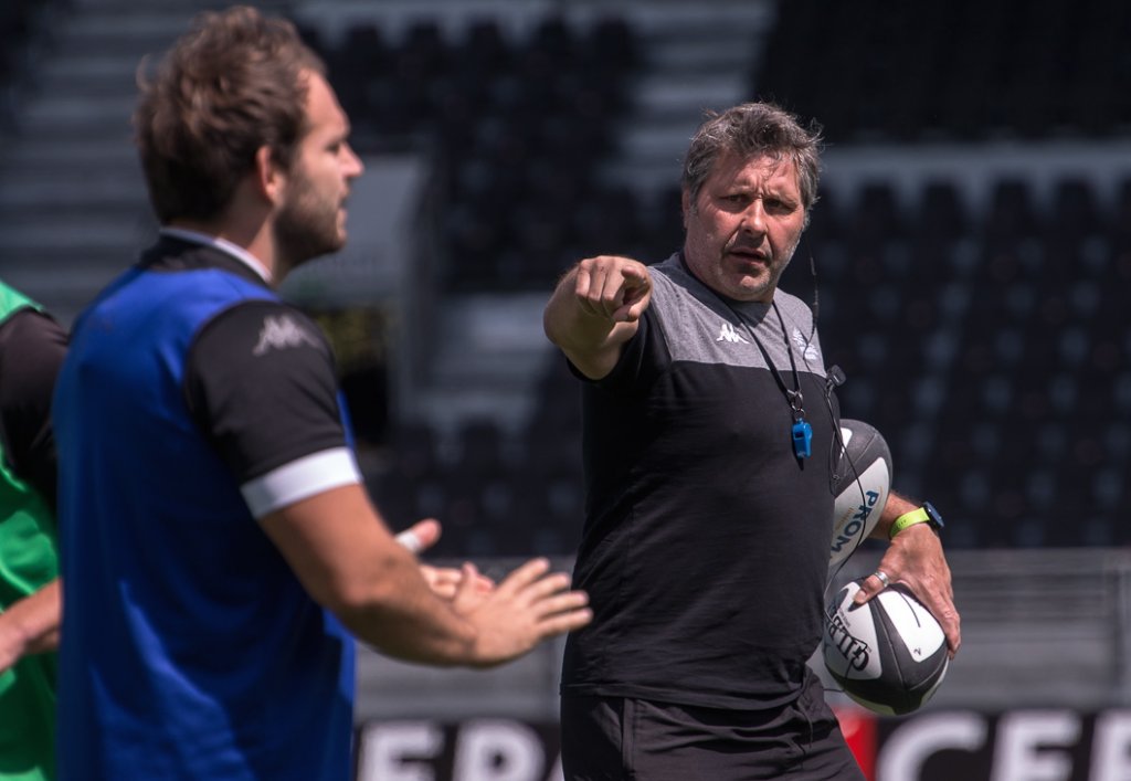 Mauricio Reggiardo donne ses consignes à l’entraînement. ©Provence Rugby