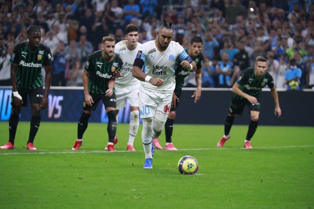 Dimitri Payet égalise sur penalty dans le temps additionnel de la première mi-temps (Photo Wallis.fr/Laurent Saccomano)