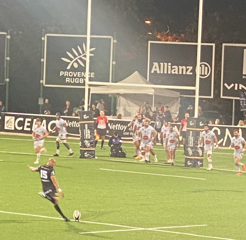 Florent Massip, marqueur et buteur face à Bourg-en-Bresse a encore été en vue avec une grande présence et de belles récupérations sur les ballons hauts. (Photo Michel Egéa)