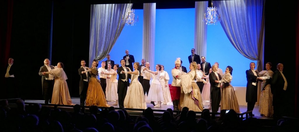 "Valses de Vienne" opérette des Johann Strauss père et fils ouvrait ce week-end la saison d’opérettes à l’Odéon de Marseille (Photo Christian Dresse)