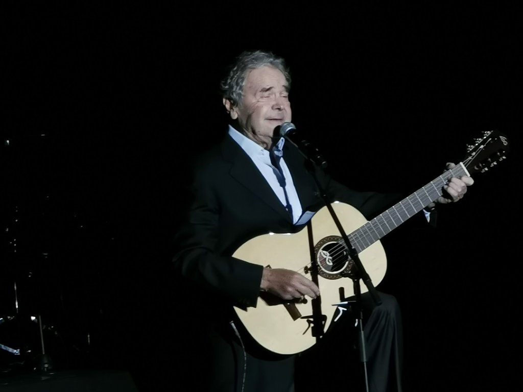 Pierre Perret pour "ses adieux provisoires au Toursky ": « Promis on se reverra bientôt » (Photo Stéphane Baquet)