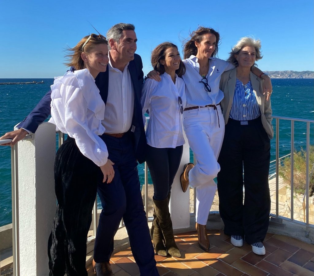 Jean-Marc Gallot, le PDG de Veuve Clicquot Ponsardin, entouré de... Femmes : Sabrina Agresti-Roubache, Shanty Baehrel, Sophie Fontanel et Tatiana Jama... © Bleu Dixit