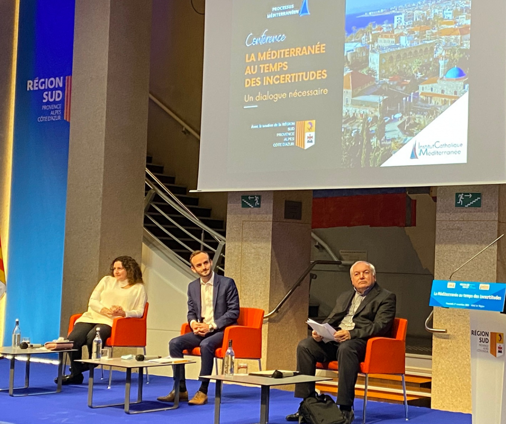 Nayla Tabbara, théologienne musulmane libanaise, Ludovic Perney, vice président de la Région Sud représentant Renaud Muselier et Monseigneur Jean-Marc Aveline, archevêque de Marseille ©ICM