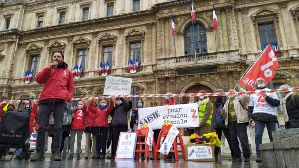 Des militants d'Attac à Marseille mènent des actions de désobéissance civile ©Attac