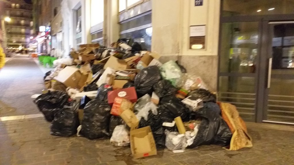 Les poubelles en centre-ville ©Patricia Maillé-Caire