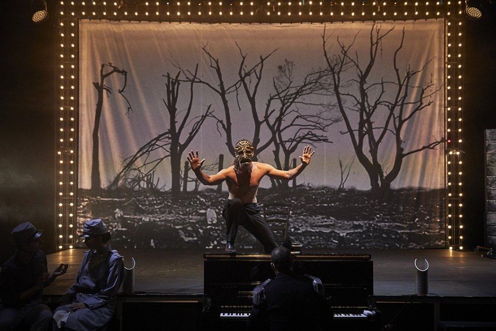 "L’amour vainqueur" un spectacle d'Olivier Py à la Criée de Marseille ©Christophe Raynaud de Lage