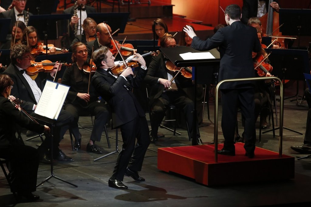 Renaud Capuçon impressionnant soliste devant un excellent orchestre de Nice dirigé avec précision et passion par Lionel Bringuier. (Photo Caroline Doutre/Festival de Pâques)