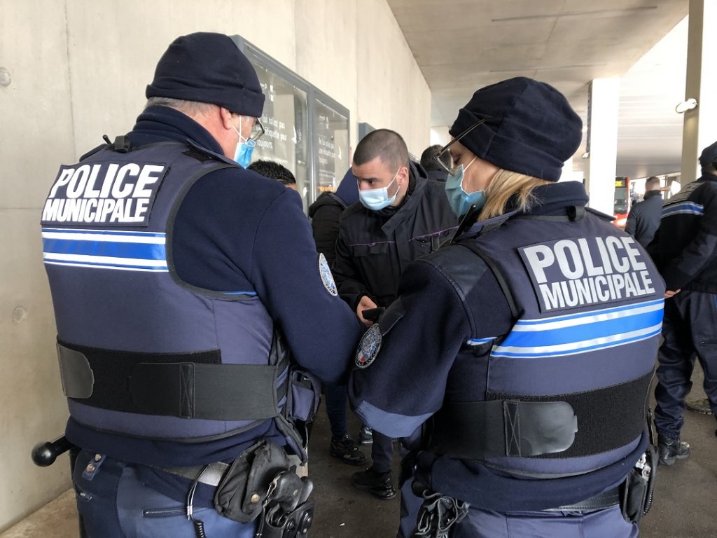 La police municipale de Marseille (Photo Mireille Bianciotto )