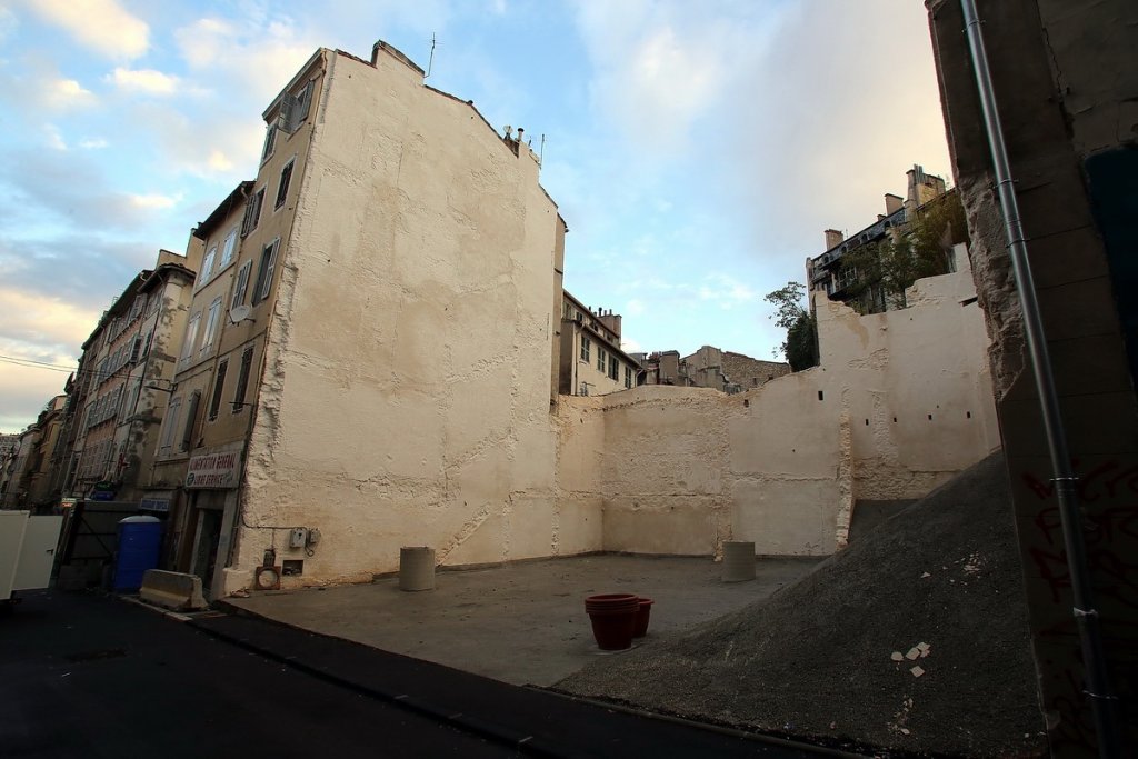 Toujours en réflexion le devenir de la "dent creuse" espace laissé après l'effondrement des deux immeubles de la rue d'Aubagne le 5 novembre 2018 (Photo Destimed/RP)