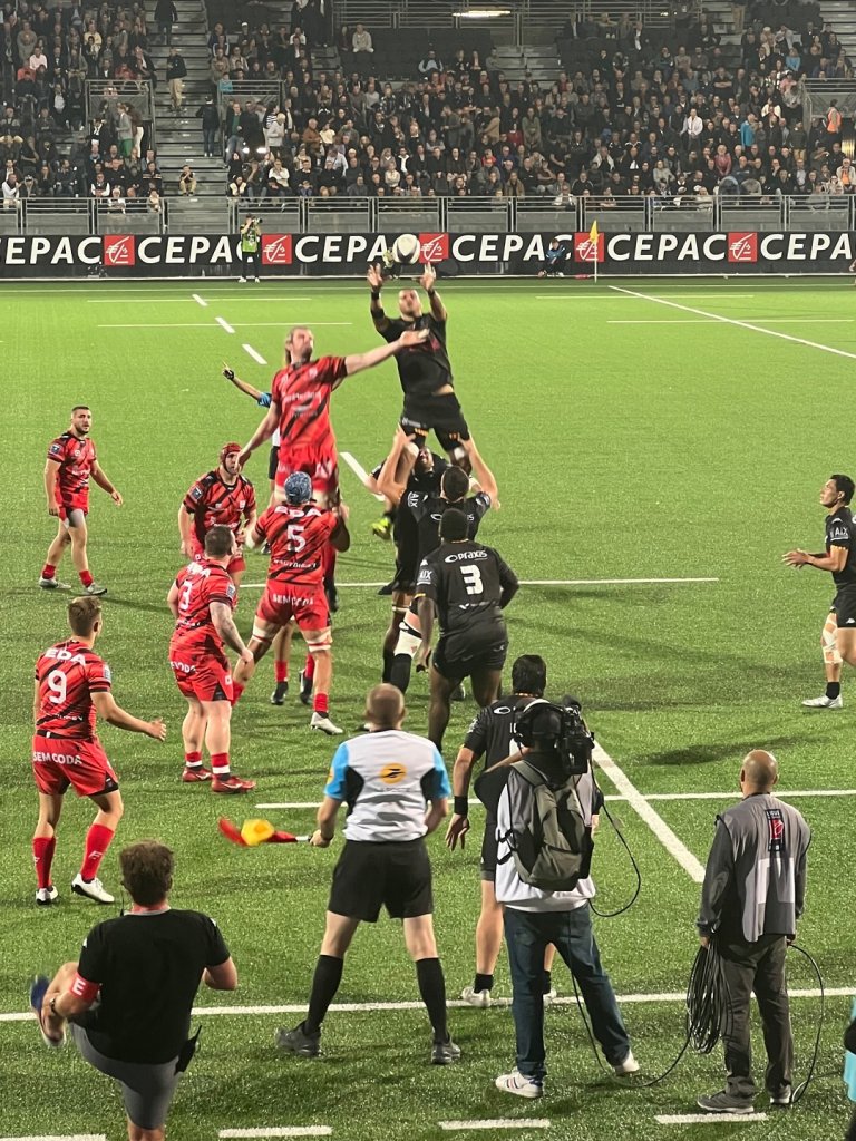 Du mieux en touches et en mêlées face à Oyonnax pour les Noirs, mais ils peuvent encore mieux faire. (Photo M.E.)