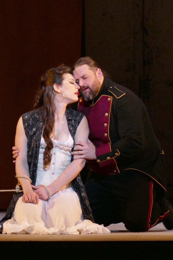 Héloïse Mas, Carmen, et Jean-François Borras, Don José : l’amour avant la mort. Photo Christian Dresse