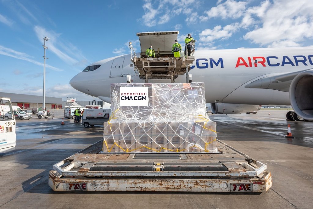 Un avion A330-200F de CMA CGM AIR CARGO, décollera dimanche de Paris-CDG vers l’aéroport turc de Gaziantep afin d’assurer le transport d’un hôpital de campagne déployé par la Sécurité Civile française © Fondation CMA CGM