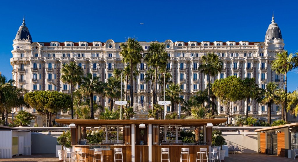 Le Carlton de Cannes, inauguré le 13 mars 2023. Un chantier titanesque de rénovation et d’extension de près de 400 000 000€ piloté par Constructa Les Editeurs Urbains, AMO du projet © Constructa