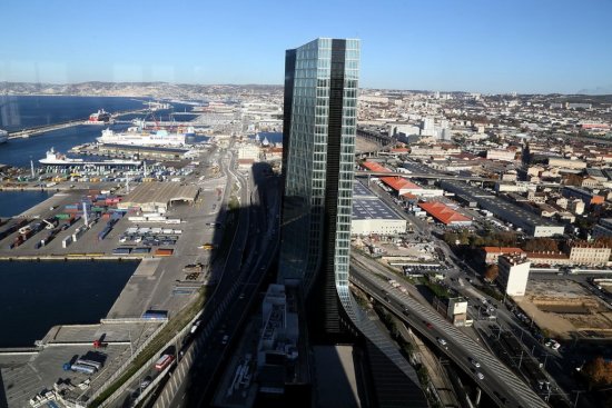 Vue du Port de Marseille depuis la Tour La Marseillaise (Photo archives Destimed)