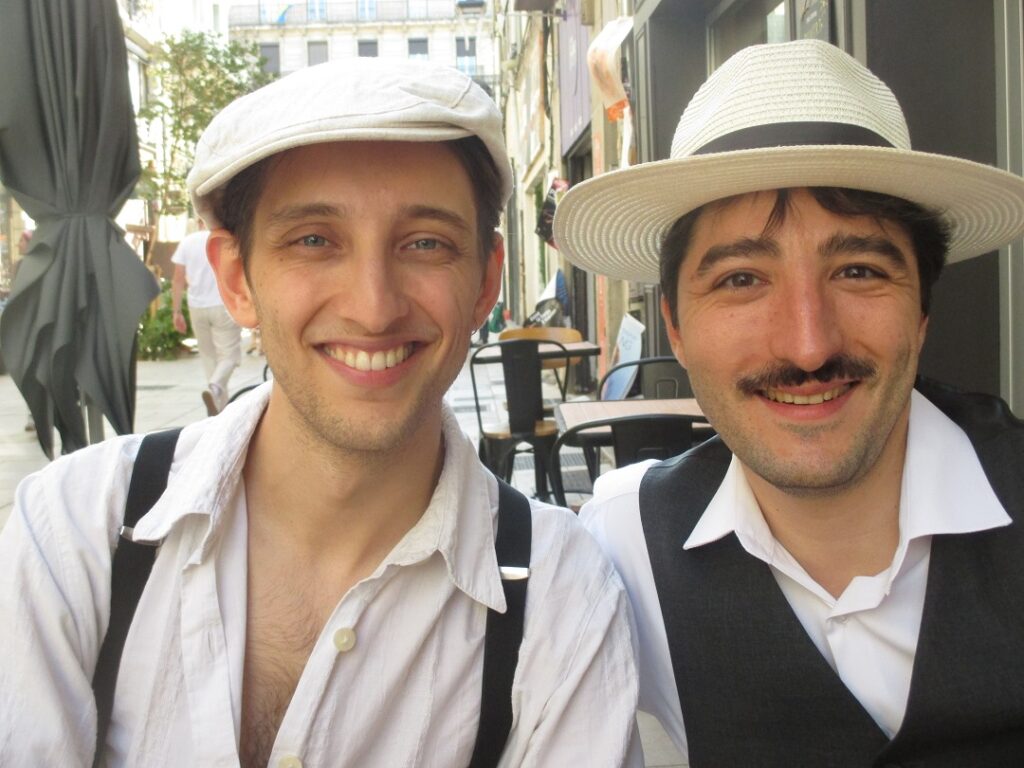 Destimed Remi Palazy a gauche Arnaud Gagnoud a droite avec moustache et chapeau Photo Jean Remi Barland 4 K