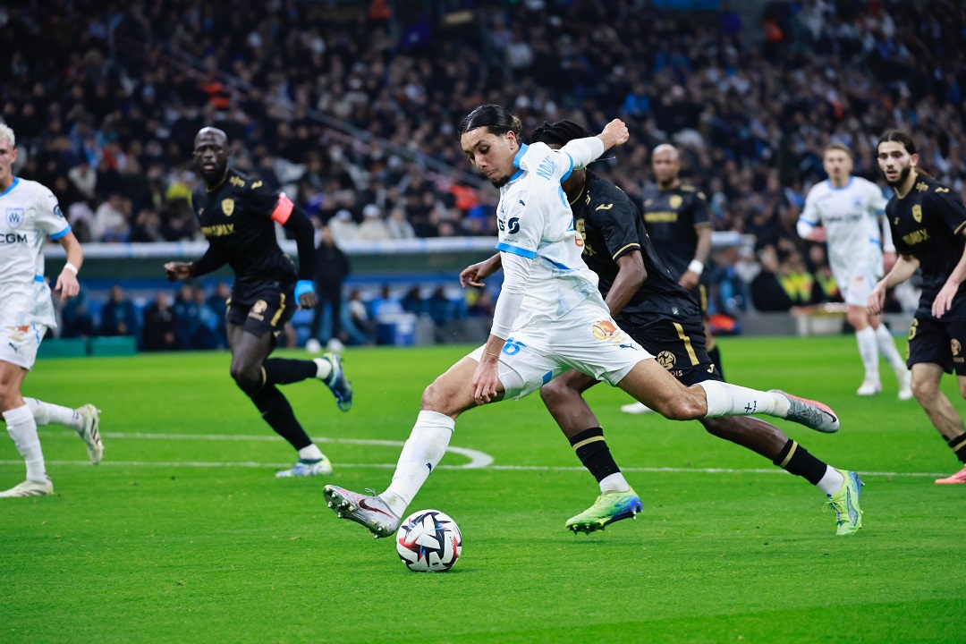 La belle position de Bilal Nadir qui double le score d’un tir croisé (Photo Laurent Saccomano/Wallis.fr)